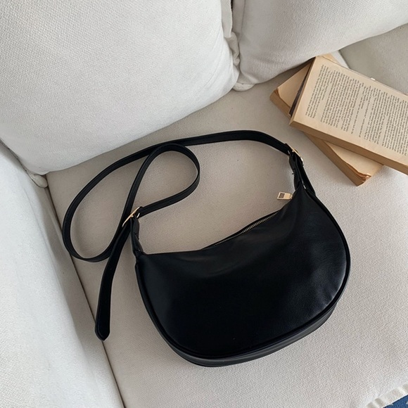 Elegant Black Faux  Leather Shoulde Bag - Picture 1 of 11